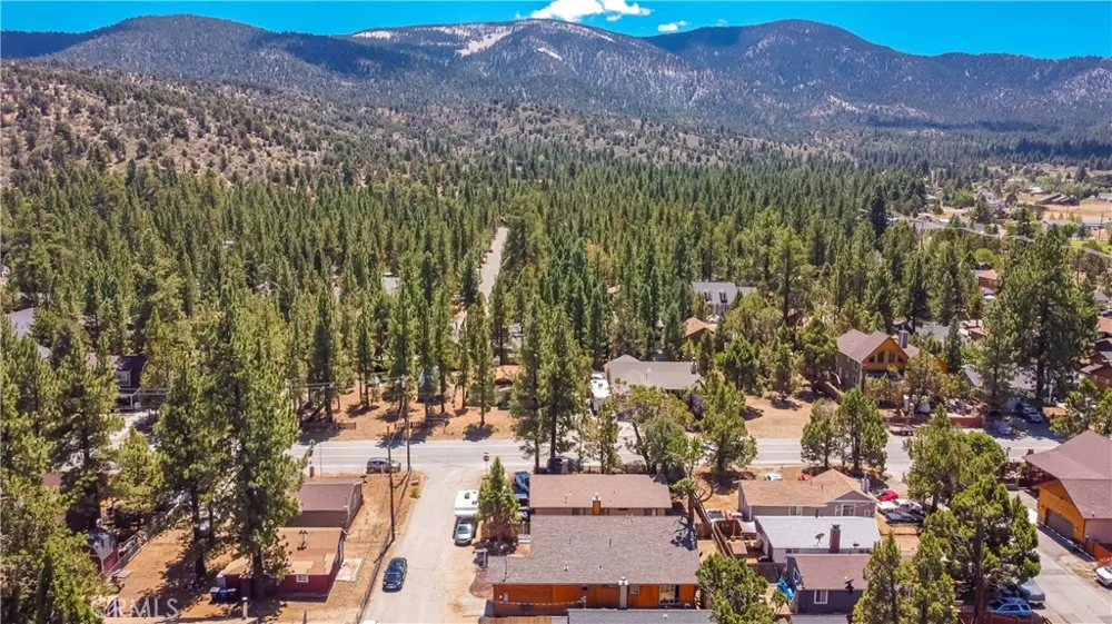 969 Hemlock Big Bear City, CA 92314