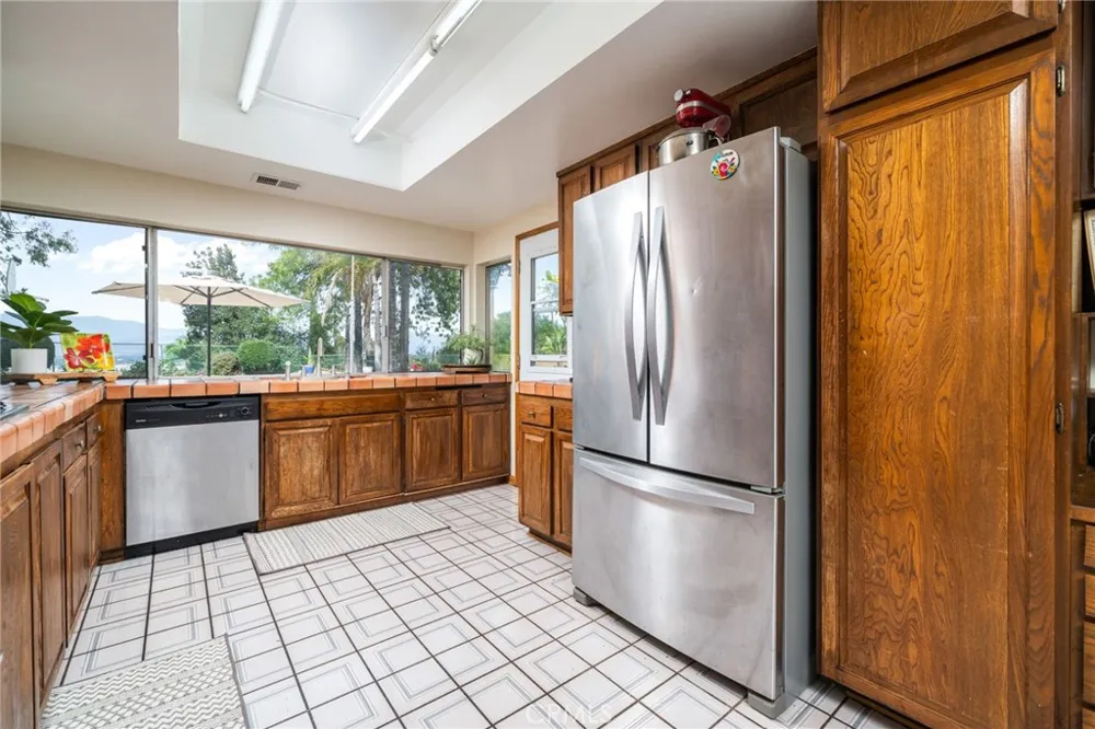 14545 Eadbrook Hacienda Heights, CA 91745
