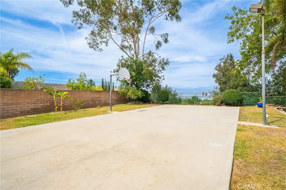 14545 Eadbrook Hacienda Heights, CA 91745