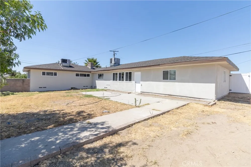 310 E Mariposa Rialto, CA 92376