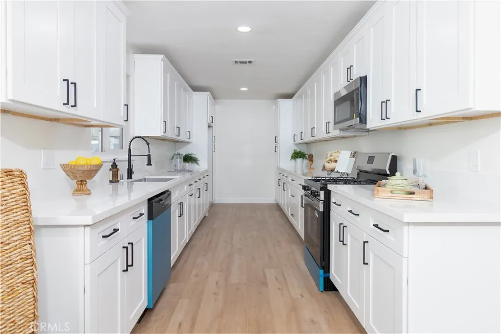 310 E Mariposa Rialto, CA 92376