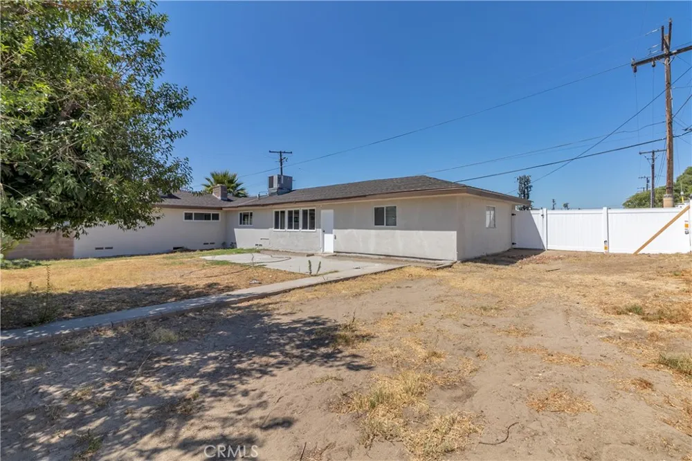310 E Mariposa Rialto, CA 92376