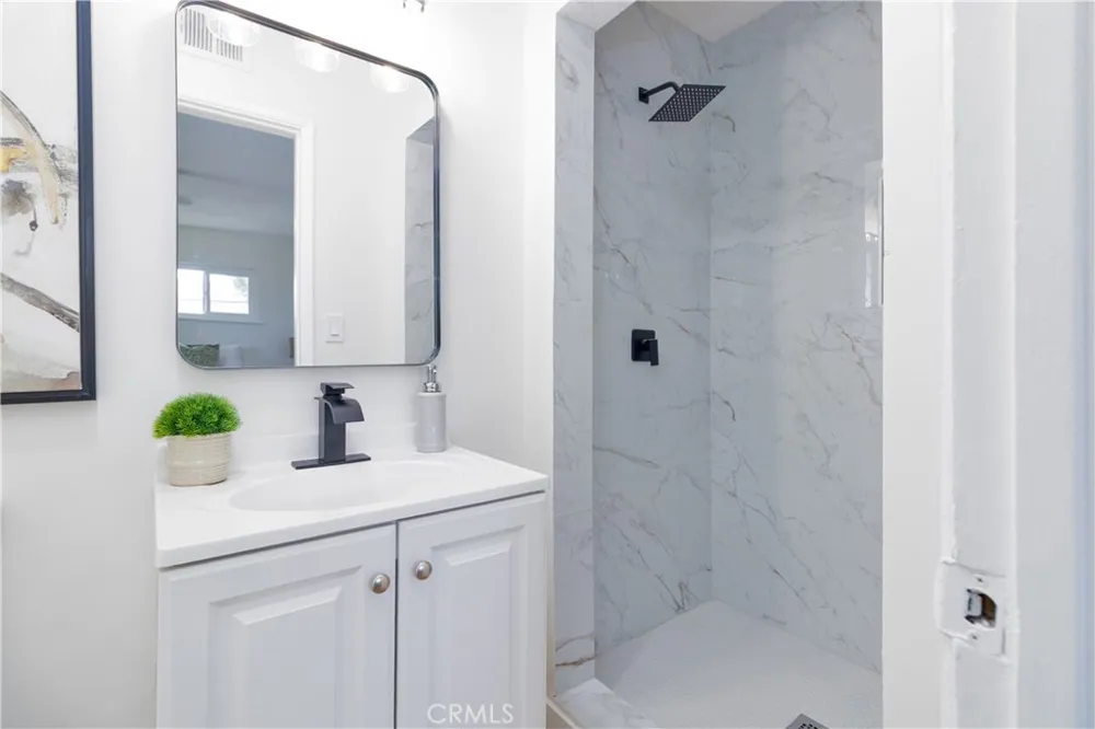 310 E Mariposa Rialto, CA 92376