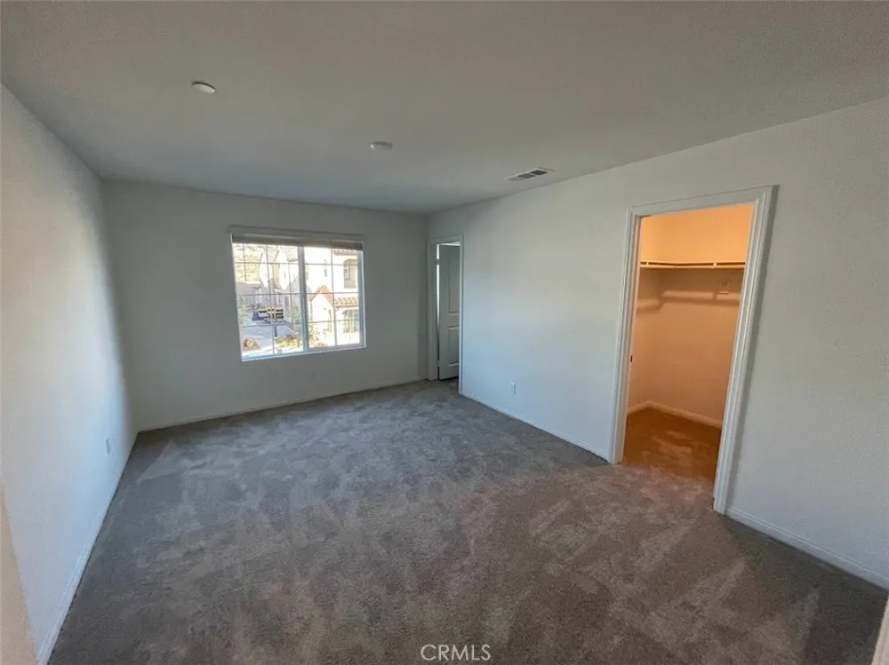 15167 Horizon Fontana, CA 92336