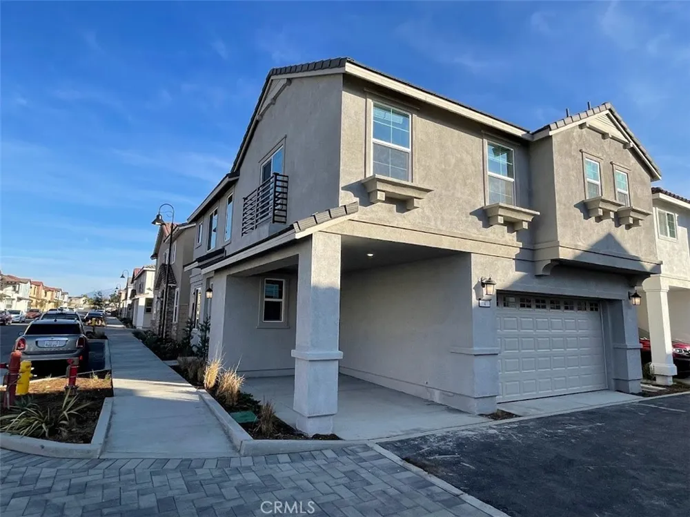 15167 Horizon Fontana, CA 92336