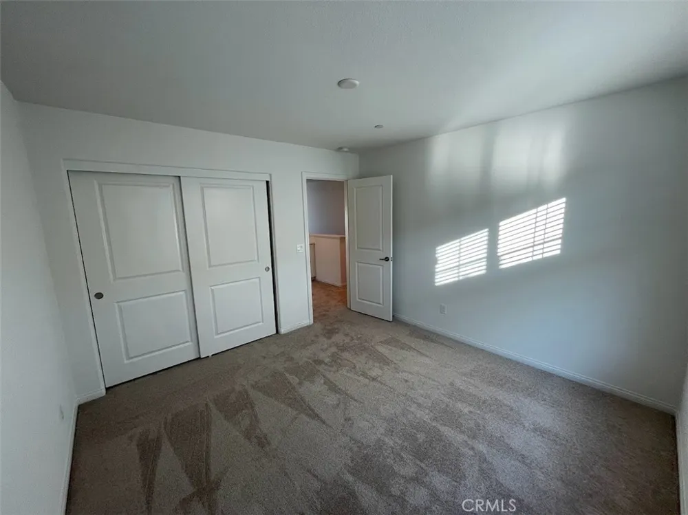 15167 Horizon Fontana, CA 92336