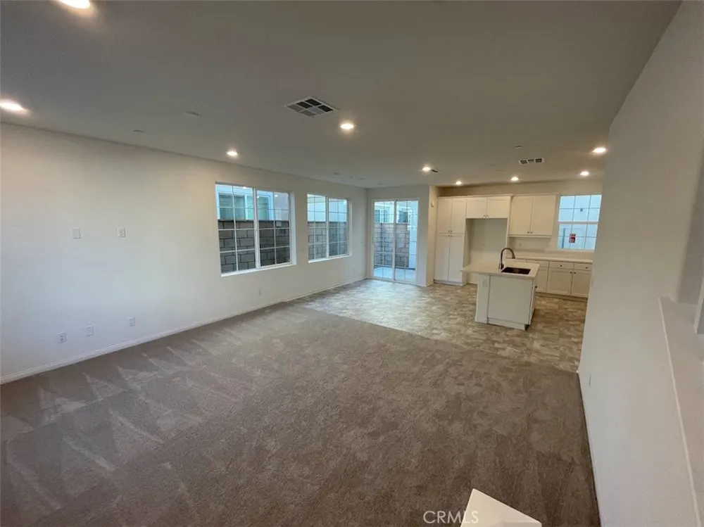 15167 Horizon Fontana, CA 92336