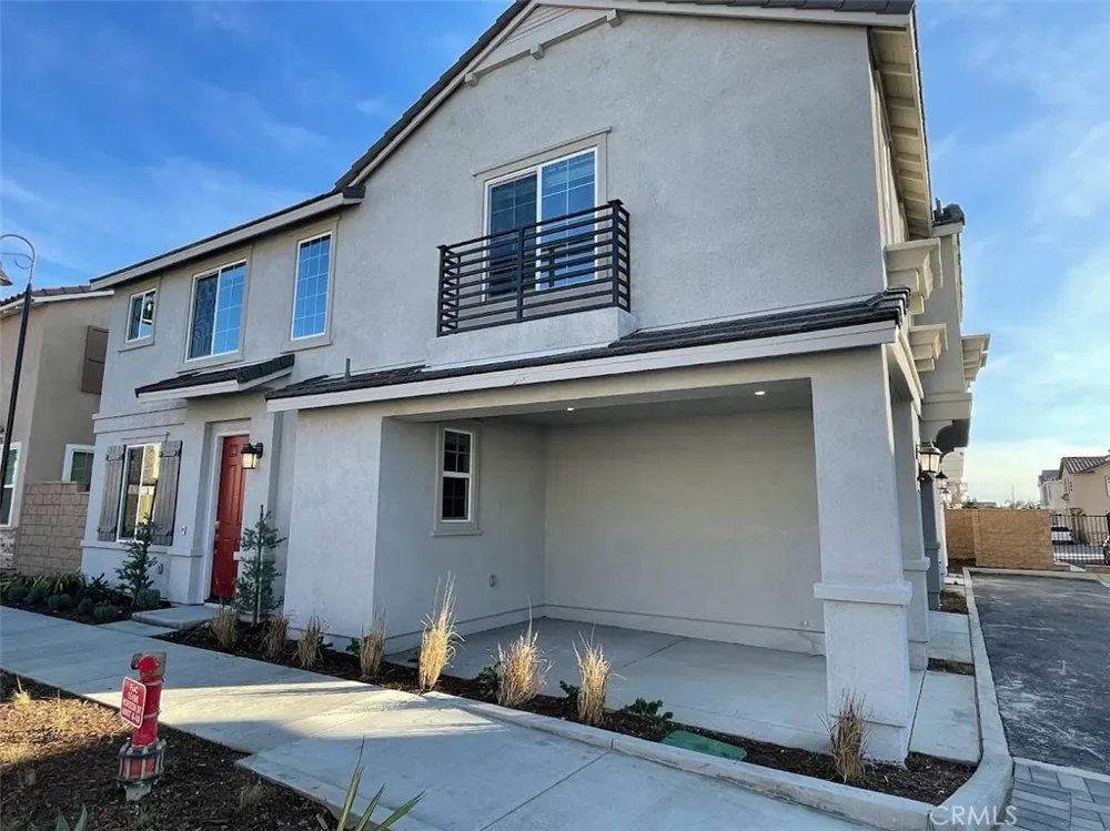 15167 Horizon Fontana, CA 92336