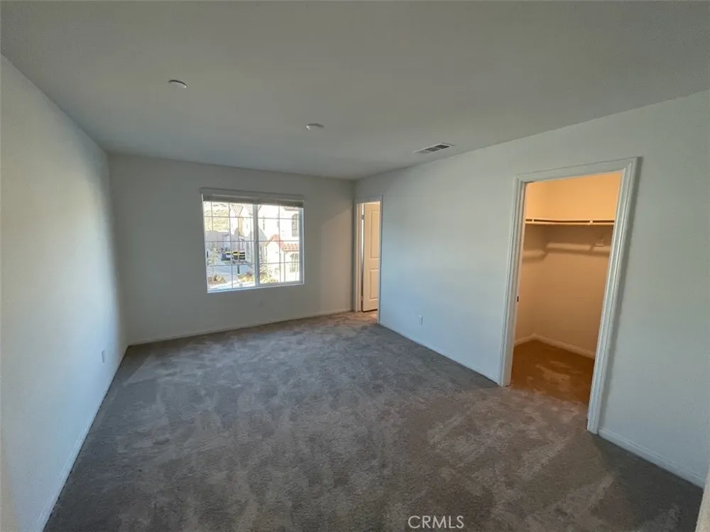 15167 Horizon Fontana, CA 92336