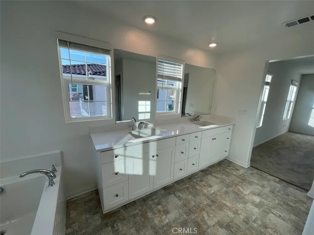 15167 Horizon Fontana, CA 92336
