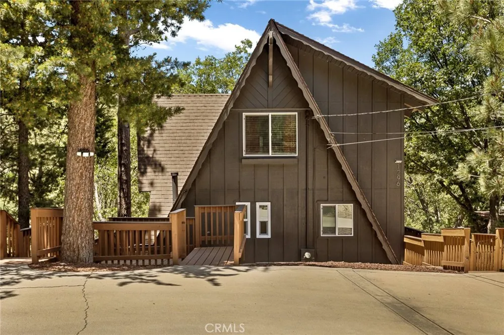 1296 Calgary Drive Lake Arrowhead, CA 92352