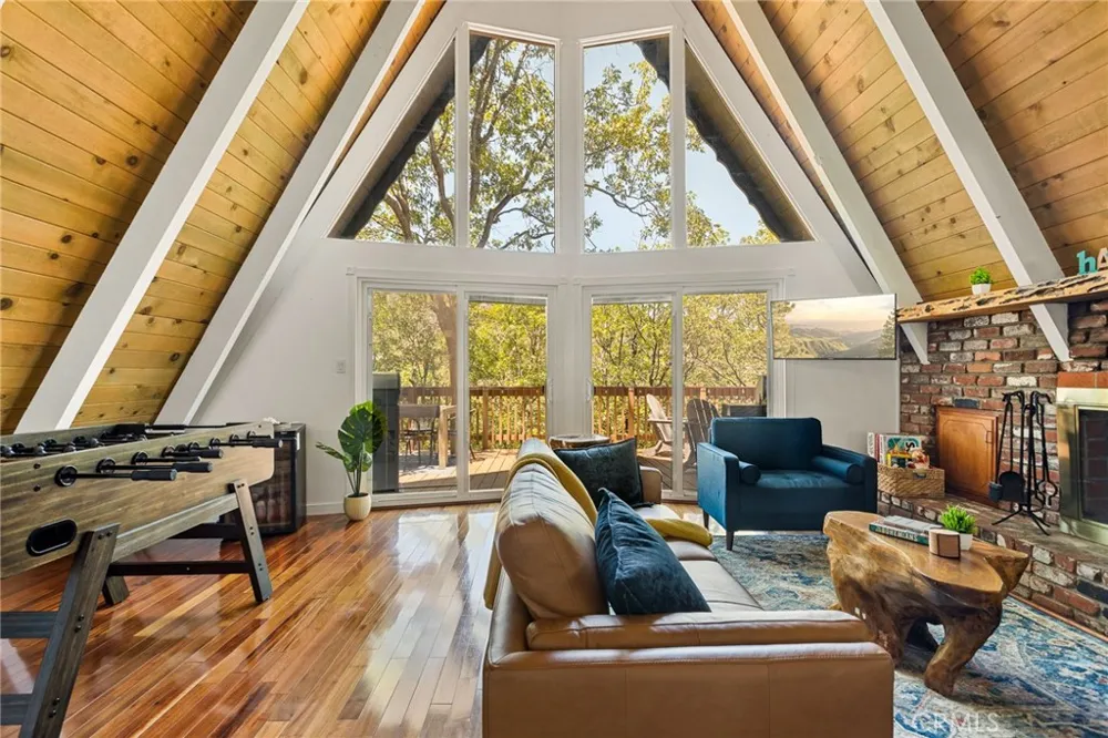 1296 Calgary Drive Lake Arrowhead, CA 92352