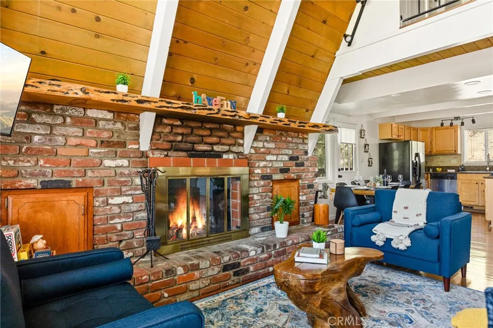 1296 Calgary Drive Lake Arrowhead, CA 92352