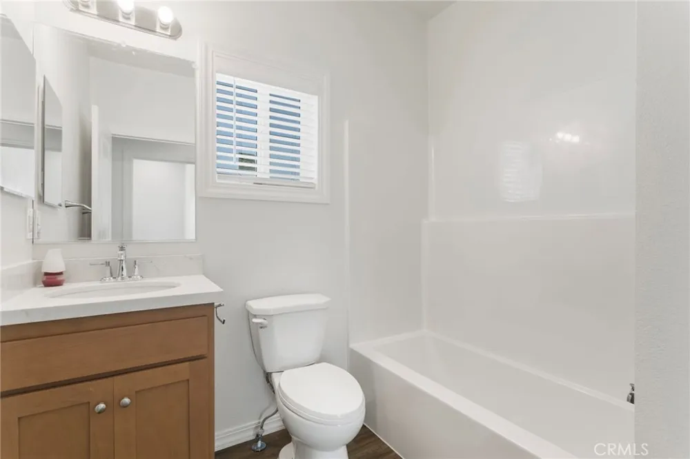 3030 Oceanside Boulevard #18 Oceanside, CA 92054