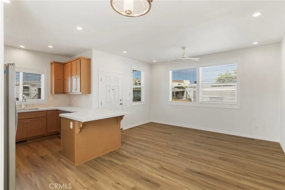 3030 Oceanside Boulevard #18 Oceanside, CA 92054