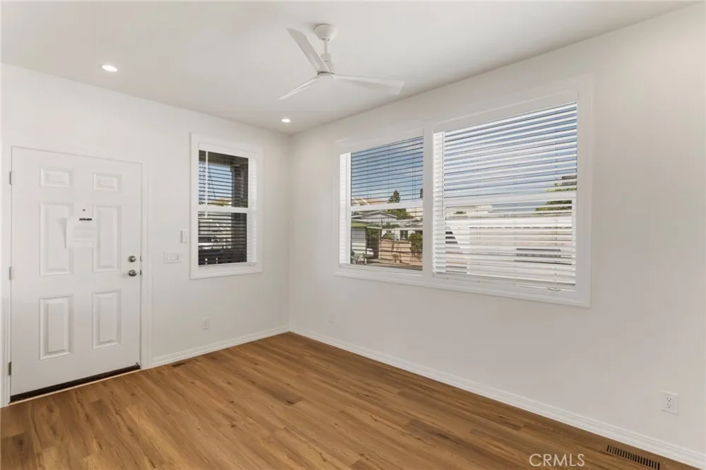 3030 Oceanside Boulevard #18 Oceanside, CA 92054