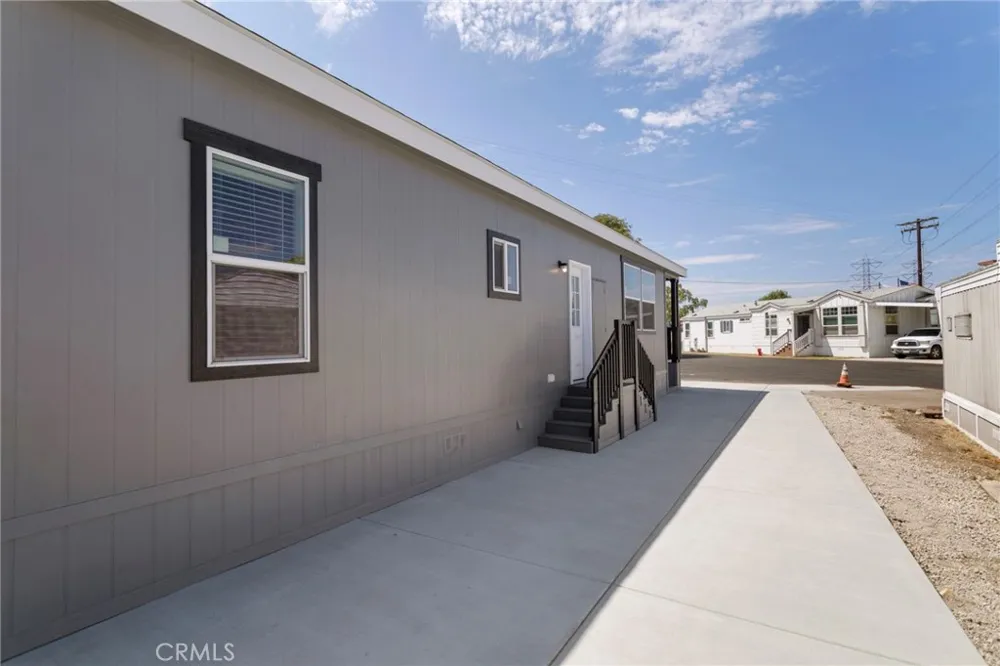 3030 Oceanside Boulevard #18 Oceanside, CA 92054