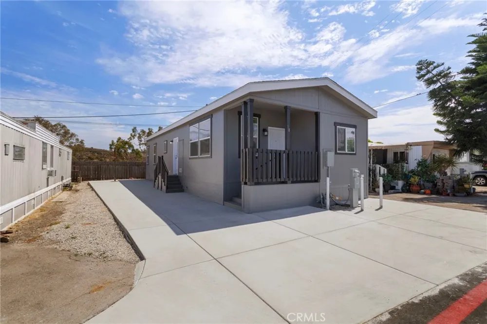 3030 Oceanside Boulevard #18 Oceanside, CA 92054