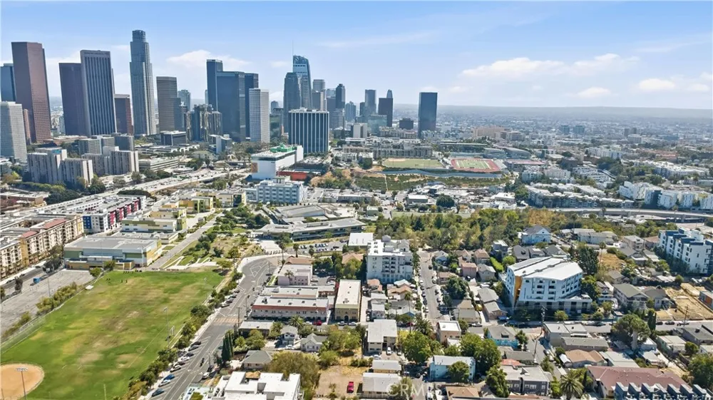 1217 W W Court Los Angeles, CA 90026