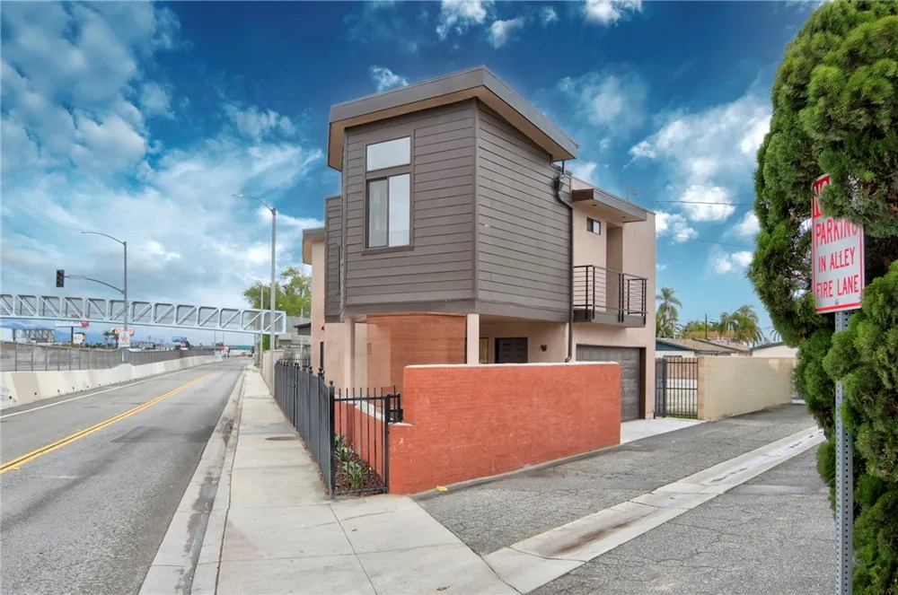 13018 Dalewood Baldwin Park, CA 91706