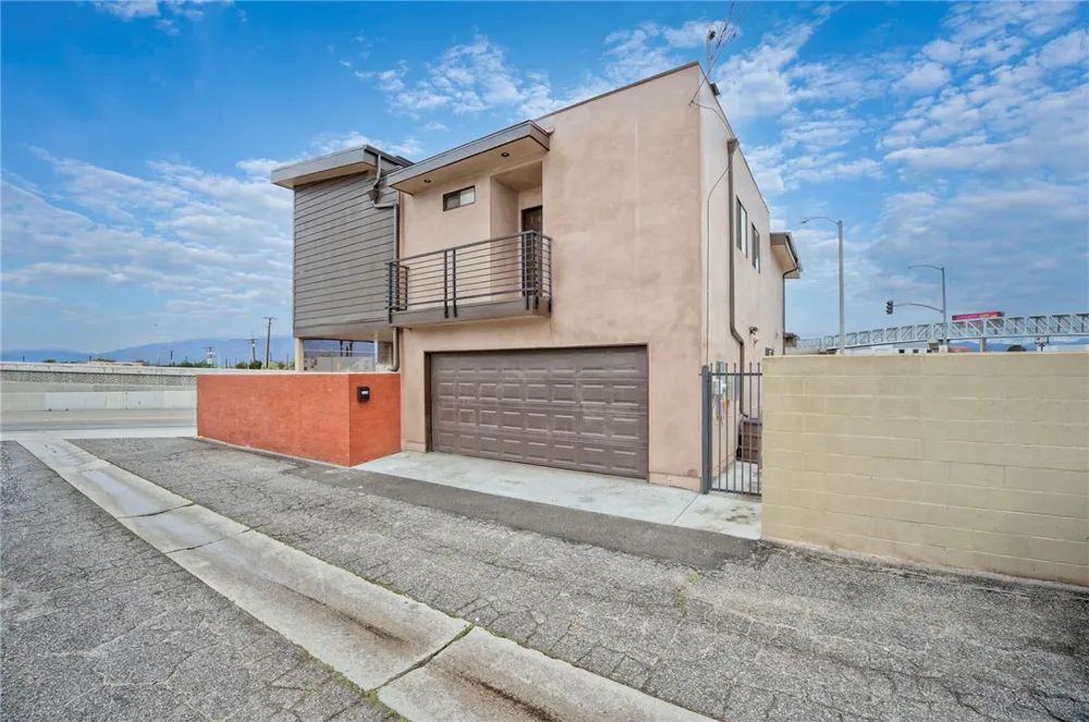13018 Dalewood Baldwin Park, CA 91706