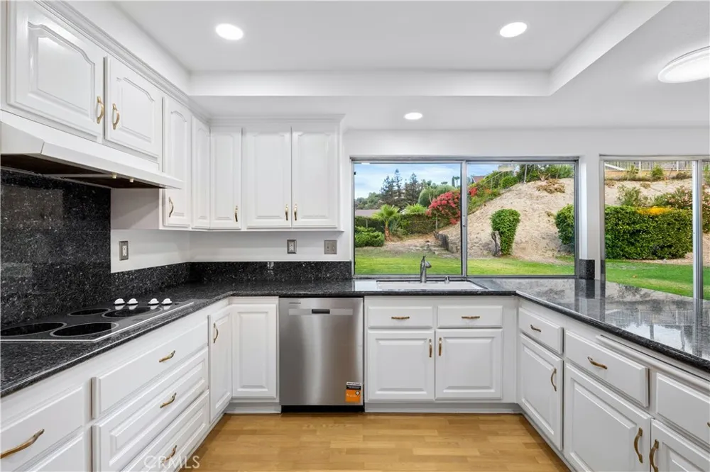 518 Rancho Los Nogales Drive Covina, CA 91724