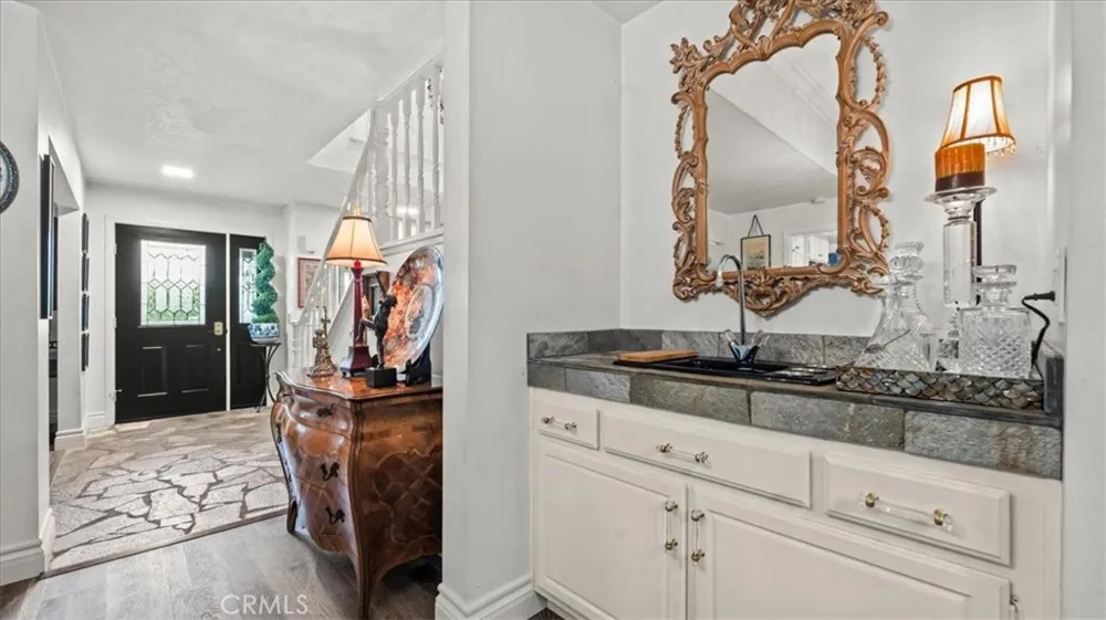 2184 Eiffel Circle Upland, CA 91784