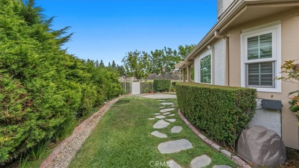 2184 Eiffel Circle Upland, CA 91784