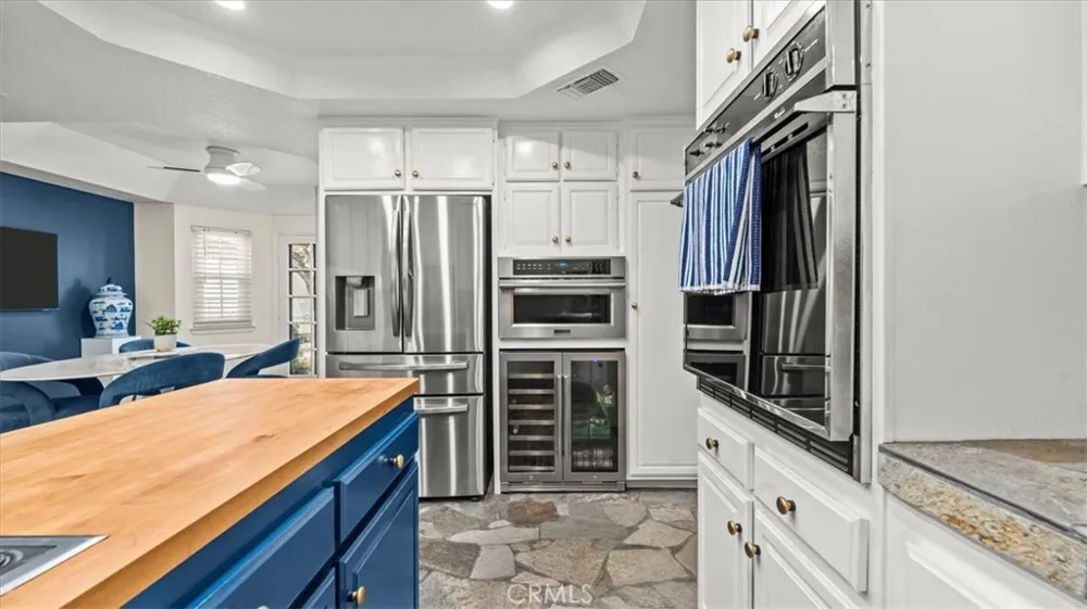 2184 Eiffel Circle Upland, CA 91784