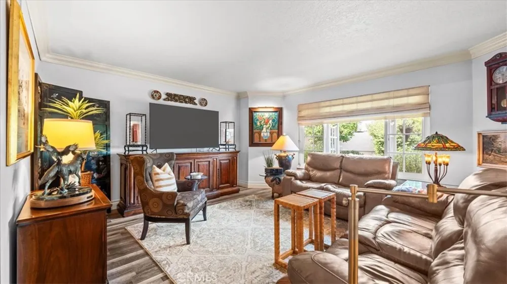 2184 Eiffel Circle Upland, CA 91784