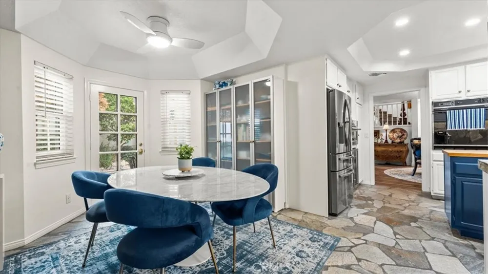 2184 Eiffel Circle Upland, CA 91784