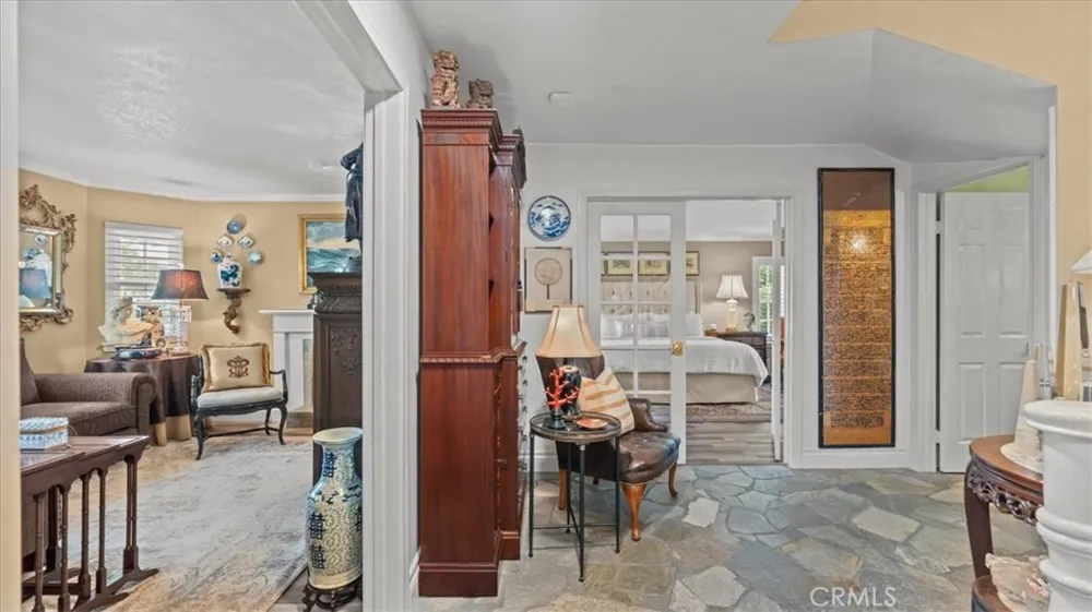 2184 Eiffel Circle Upland, CA 91784
