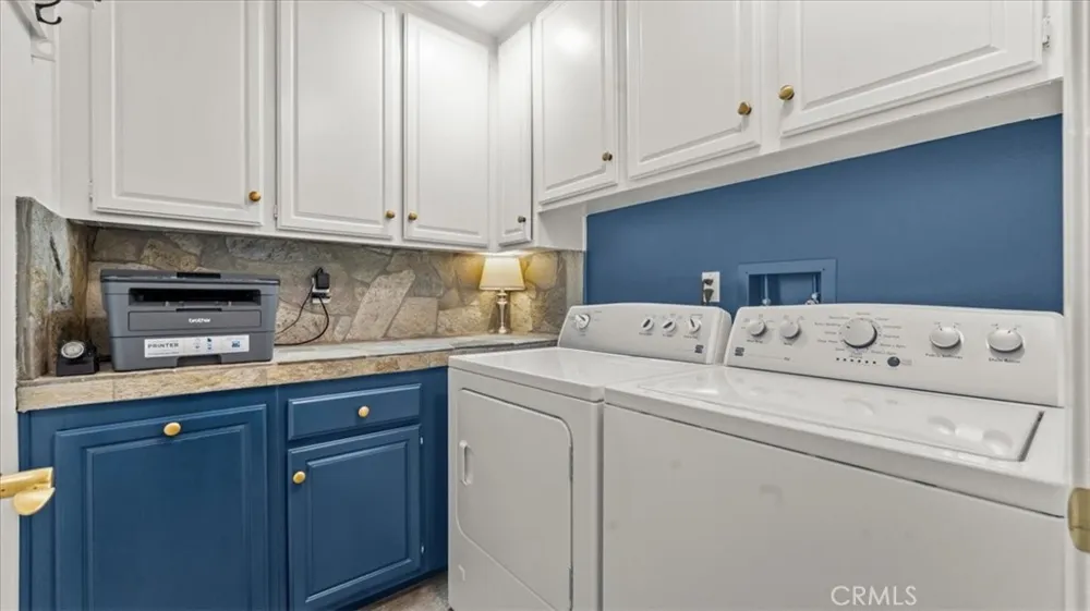 2184 Eiffel Circle Upland, CA 91784