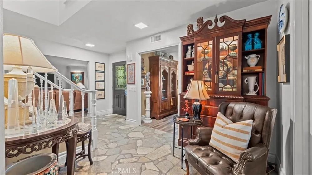 2184 Eiffel Circle Upland, CA 91784