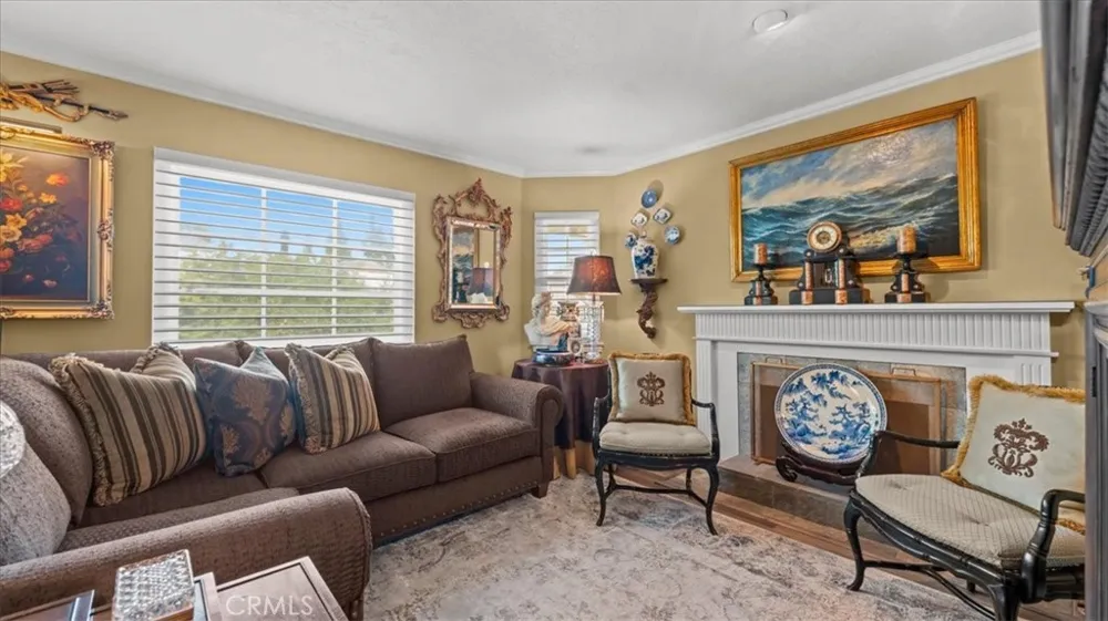 2184 Eiffel Circle Upland, CA 91784