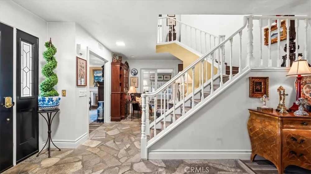 2184 Eiffel Circle Upland, CA 91784