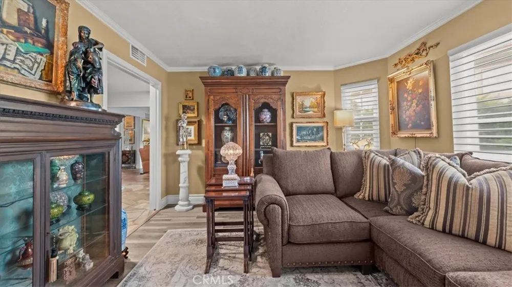 2184 Eiffel Circle Upland, CA 91784