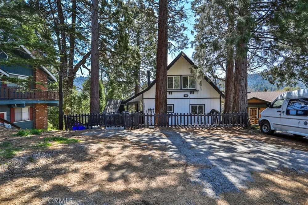 24833 Matterhorn Court Crestline, CA 92325