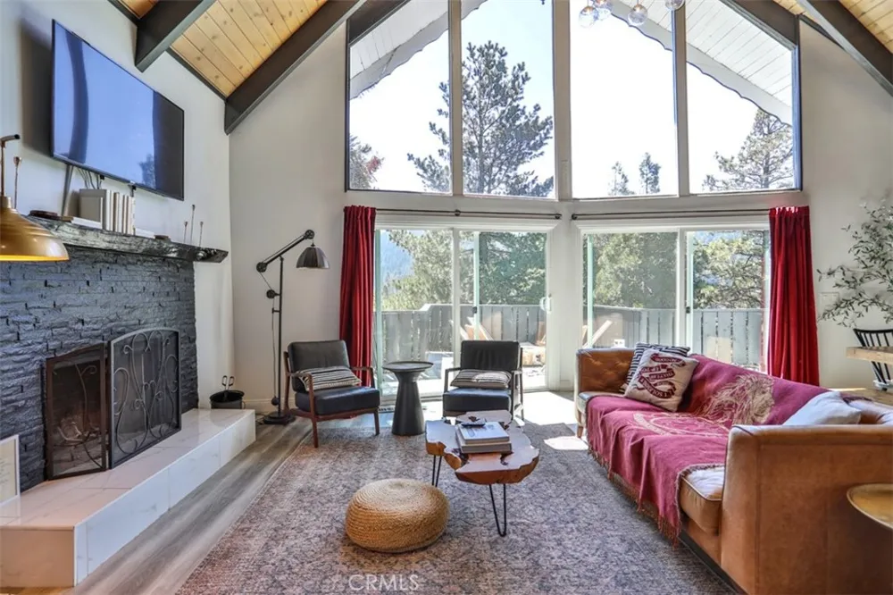 24833 Matterhorn Court Crestline, CA 92325