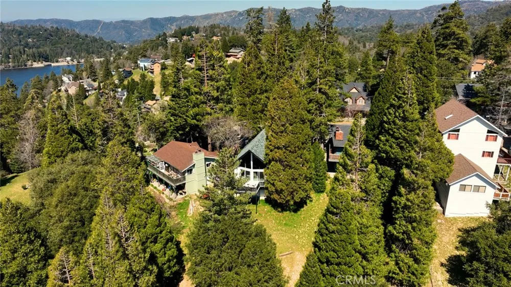 24833 Matterhorn Court Crestline, CA 92325