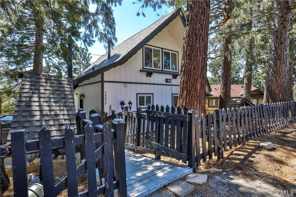 24833 Matterhorn Court Crestline, CA 92325
