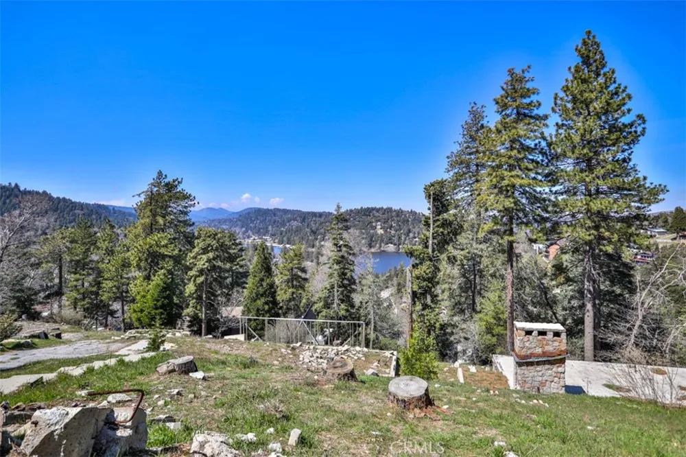 24833 Matterhorn Court Crestline, CA 92325