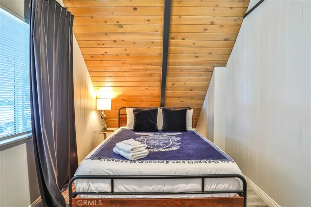 24833 Matterhorn Court Crestline, CA 92325