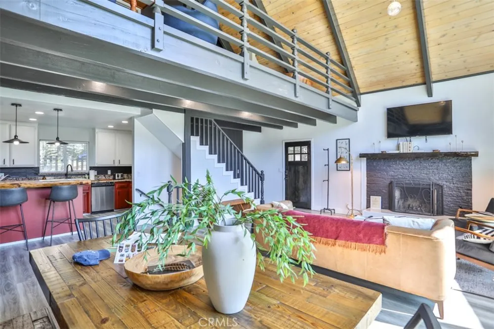 24833 Matterhorn Court Crestline, CA 92325