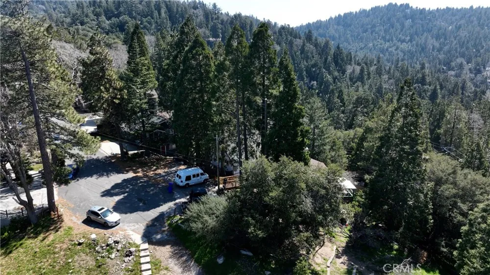 24833 Matterhorn Court Crestline, CA 92325
