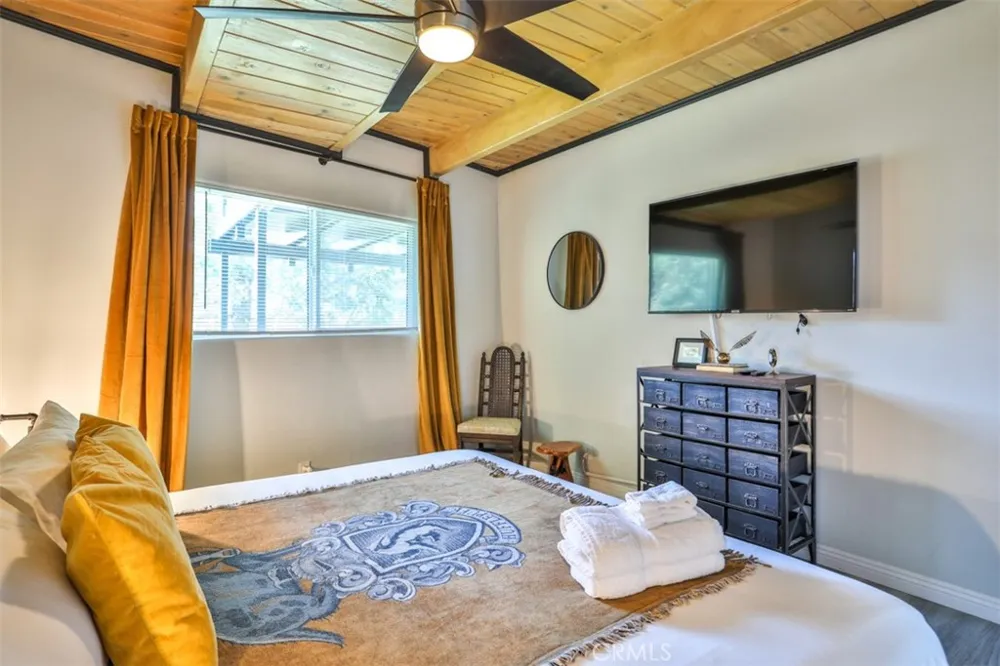 24833 Matterhorn Court Crestline, CA 92325