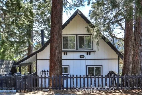 24833 Matterhorn Court Crestline, CA 92325