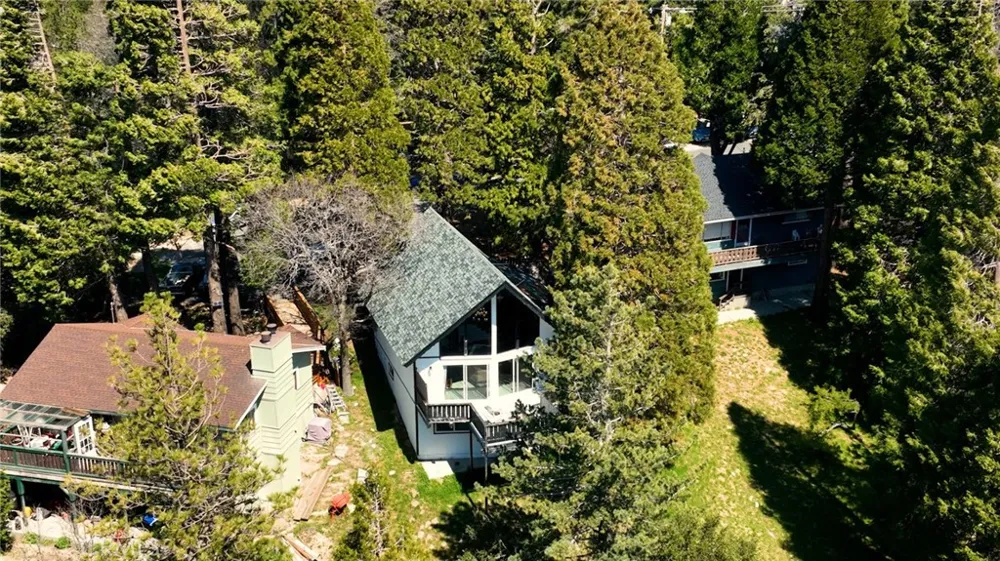 24833 Matterhorn Court Crestline, CA 92325
