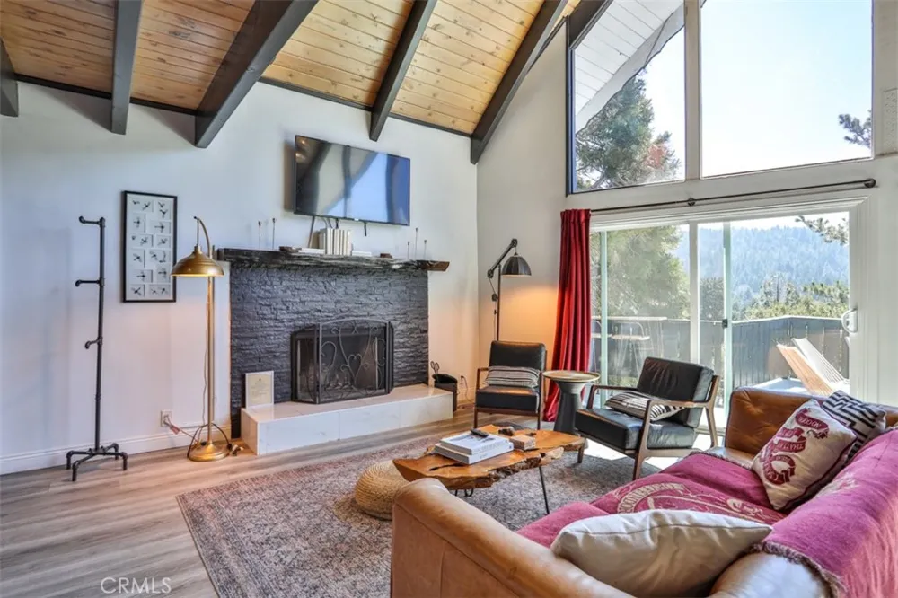 24833 Matterhorn Court Crestline, CA 92325