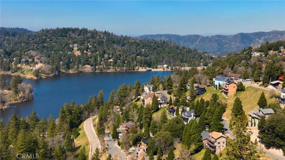 24833 Matterhorn Court Crestline, CA 92325